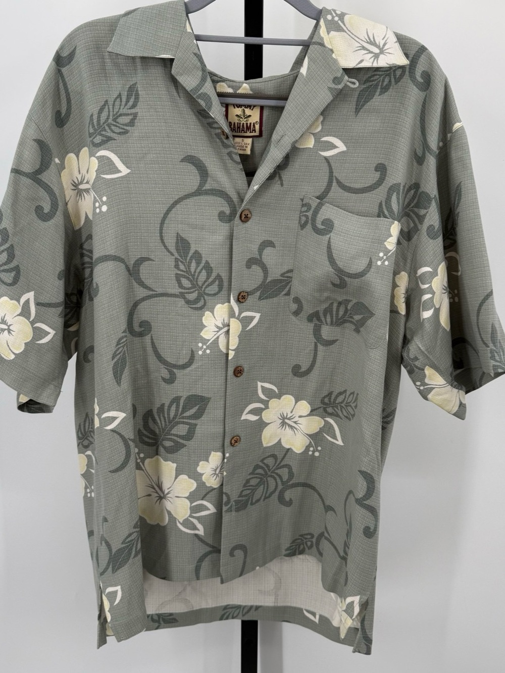 Tommy Bahama Men'Small Silk Floral Shirt Size Small Like New